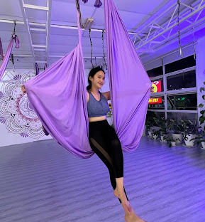 Happiy Yoga By  Lenis